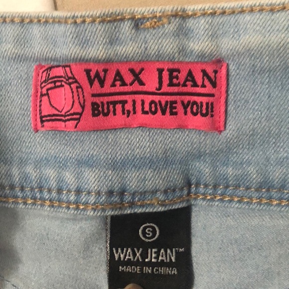 Blue lights-wash Jean shorts - Picture 4 of 4